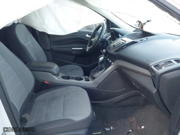 2014 Ford Escape SE with VIN 1FMCU0GX8EUB31399, listed as a IAAI auction lot 41795927 with 129,963 mi miles. Bid and sale history available at carsss.com. Image 5.