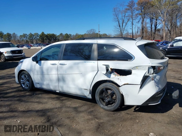 2021 Toyota Sienna XSE with VIN 5TDDSKFC5MS033166, listed as a IAAI auction lot 41678277 with 48,347 mi miles. Bid and sale history available at carsss.com. Image 14.