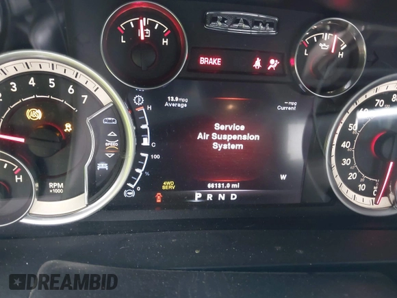 2013 Ram 1500 Sport z VIN 1C6RR7UT7DS722948, wystawiony jako IAAI lot #41779347 z przebiegiem 66 131 mil mil oraz . Historia ofert i sprzedaży dostępna na DreamBid. Obrazek 7.