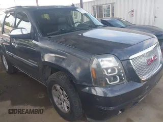 2008 GMC Yukon Denali z VIN 1GKFK638X8J140043, wystawiony jako IAAI lot #42039660 z przebiegiem 199 081 mil mil oraz . Historia ofert i sprzedaży dostępna na DreamBid. Obrazek 1.