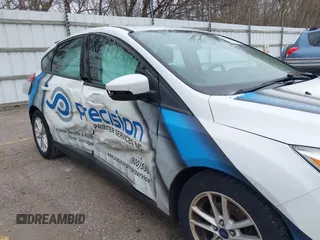 2015 Ford Focus SE with VIN 1FADP3K29FL289504, listed as a IAAI auction lot 41963365 with Not Provided miles. Bid and sale history available at carsss.com. Image 6.