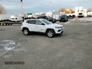 2022 Jeep Compass Altitude with VIN 3C4NJDBB7NT132370, listed as a Copart auction lot 85887934 with 29,143 mi miles and Salvage Title. Bid and sale history available at carsss.com. Image 14.