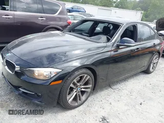 2013 BMW 3 Series 328i z VIN WBA3A5C52DJ461664, wystawiony jako IAAI lot #42182365 z przebiegiem 125 195 mil mil oraz . Historia ofert i sprzedaży dostępna na DreamBid. Obrazek 2.