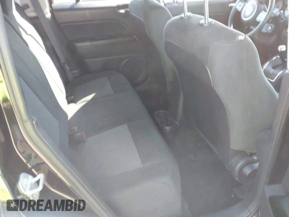 2015 Jeep Patriot Sport with VIN 1C4NJPBB8FD399932, listed as a IAAI auction lot 41935017 with 92,379 mi miles. Bid and sale history available at carsss.com. Image 8.