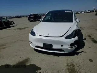 2024 Tesla Model Y Long Range с VIN 7SAYGDEE6RF157415, выставлен на аукционе Copart как лот 54950915 с пробегом 20 567 миль миль и Списание • Salvage title. История ставок и продаж доступна на DreamBid. Изображение 13.