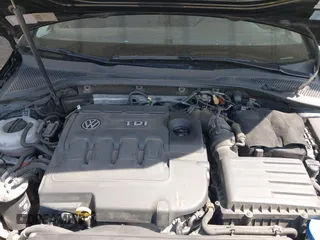 2015 Volkswagen Golf SE z VIN 3VWFA7AU7FM520202, wystawiony jako IAAI lot #42092569 z przebiegiem 113 372 mil mil oraz . Historia ofert i sprzedaży dostępna na DreamBid. Obrazek 10.