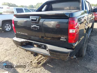 2011 Chevrolet Avalanche LS with VIN 3GNMCEE05BG291728, listed as a IAAI auction lot 42567854 with 190,621 mi miles and . Bid and sale history available at DreamBid. Image 16.