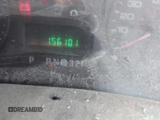 2006 Ford F-350 XL z VIN 1FDSF34506EA60799, wystawiony jako IAAI lot #41407388 z przebiegiem 156 101 mil mil oraz . Historia ofert i sprzedaży dostępna na DreamBid. Obrazek 7.