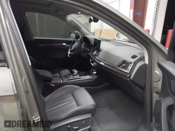 2023 Audi Q5 S line Prestige with VIN WA1FAAFY5P2032400, listed as a IAAI auction lot 41830172 with 24,060 mi miles. Bid and sale history available at carsss.com. Image 5.