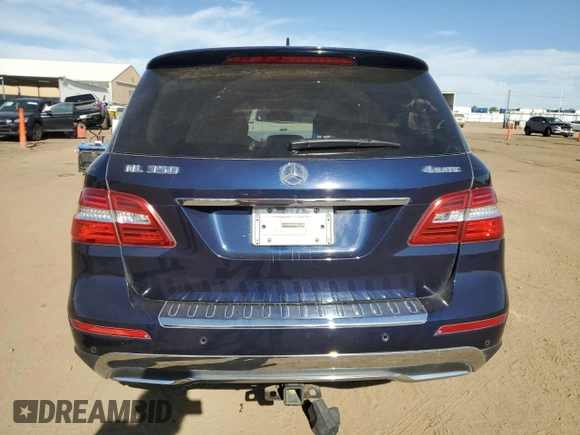 2014 Mercedes-Benz M 350 z VIN 4JGDA5HB1EA284141, wystawiony jako Copart lot #56667235 z przebiegiem 271 236 mil mil oraz Szkoda całkowita • Salvage title. Historia ofert i sprzedaży dostępna na DreamBid. Obrazek 6.