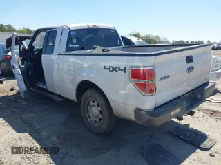2013 Ford F-150 XL with VIN 1FTFX1EF1DFC28665, listed as a IAAI auction lot 41902238 with 124,474 mi miles. Bid and sale history available at carsss.com. Image 3.