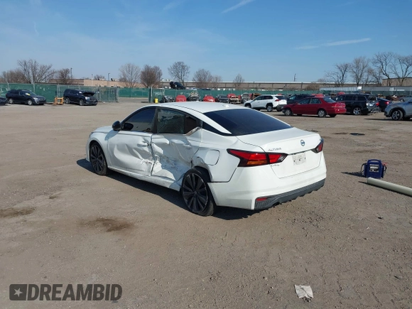 2019 Nissan Altima 2.5 SR with VIN 1N4BL4CV4KC204791, listed as a IAAI auction lot 41784484 with 80,012 mi miles. Bid and sale history available at carsss.com. Image 3.