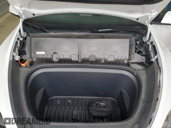 2024 Tesla Model Y Long Range с VIN 7SAYGDEE8RA266519, выставлен на аукционе Copart как лот 60899095 с пробегом Не указан миль и Списание • Salvage title. История ставок и продаж доступна на DreamBid. Изображение 11.