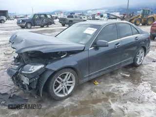 2014 Mercedes-Benz C 250 Sport с VIN WDDGF4HBXEG200415, выставлен на аукционе IAAI как лот 41648762 с пробегом 108 702 миль миль и . История ставок и продаж доступна на DreamBid. Изображение 2.