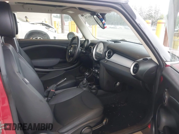 2012 MINI Hardtop with VIN WMWSU3C58CT262077, listed as a IAAI auction lot 42140178 with 70,099 mi miles and . Bid and sale history available at DreamBid. Image 5.