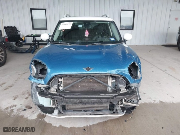 2020 MINI Countryman Cooper with VIN WMZYW3C01L3L09493, listed as a IAAI auction lot 41340290 with 92,472 mi miles. Bid and sale history available at carsss.com. Image 12.
