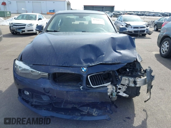 2016 BMW 3 Series 320i xDrive z VIN WBA8A3C50GK689560, wystawiony jako IAAI lot #41761594 z przebiegiem 86 453 mil mil oraz . Historia ofert i sprzedaży dostępna na DreamBid. Obrazek 12.