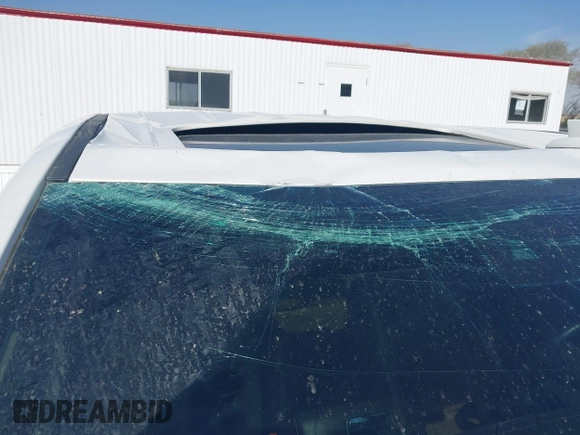 2017 GMC Sierra 1500 Denali z VIN 3GTU2PEC8HG502379, wystawiony jako IAAI lot #42040538 z przebiegiem 108 960 mil mil oraz . Historia ofert i sprzedaży dostępna na DreamBid. Obrazek 6.