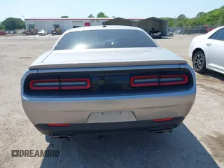 2017 Dodge Challenger R/T Plus z VIN 2C3CDZBT4HH548723, wystawiony jako IAAI lot #42108999 z przebiegiem 80 881 mil mil oraz . Historia ofert i sprzedaży dostępna na DreamBid. Obrazek 16.