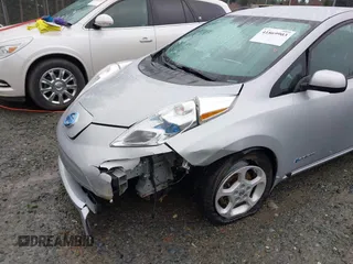2013 Nissan LEAF SL с VIN 1N4AZ0CP5DC406868, выставлен на аукционе IAAI как лот 41869903 с пробегом 143 241 миль миль и . История ставок и продаж доступна на DreamBid. Изображение 6.