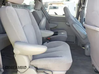 2003 Dodge Caravan Sport with VIN 2D4GP44R73R279132, listed as a IAAI auction lot 42100140 with 218,201 mi miles and . Bid and sale history available at carsss.com. Image 8.