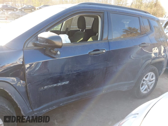 2017 Jeep Compass Sport z VIN 3C4NJDABXHT688890, wystawiony jako IAAI lot #41401246 z przebiegiem 57 811 mil mil oraz . Historia ofert i sprzedaży dostępna na DreamBid. Obrazek 14.