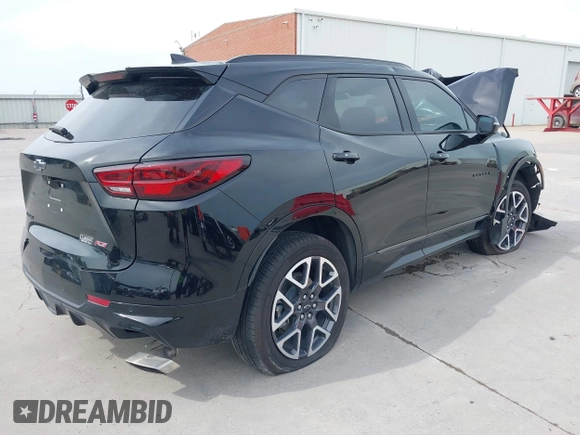 2024 Chevrolet Blazer RS z VIN 3GNKBERS5RS181954, wystawiony jako IAAI lot #42057083 z przebiegiem 10 701 mil mil oraz . Historia ofert i sprzedaży dostępna na DreamBid. Obrazek 4.