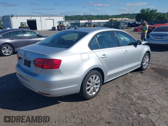 2012 Volkswagen Jetta SE with VIN 3VWDP7AJ5CM352597, listed as a IAAI auction lot 42301441 with 109,248 mi miles and . Bid and sale history available at DreamBid. Image 4.