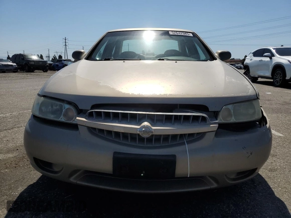 2000 Nissan Altima XE z VIN 1N4DL01D5YC243801, wystawiony jako Copart lot #52642985 z przebiegiem 237 665 mil mil oraz Szkoda całkowita • Salvage title. Historia ofert i sprzedaży dostępna na DreamBid. Obrazek 5.