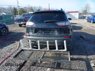 2019 Jeep Cherokee Latitude with VIN 1C4PJMCX8KD464323, listed as a IAAI auction lot 41700738 with 179,234 mi miles. Bid and sale history available at carsss.com. Image 16.