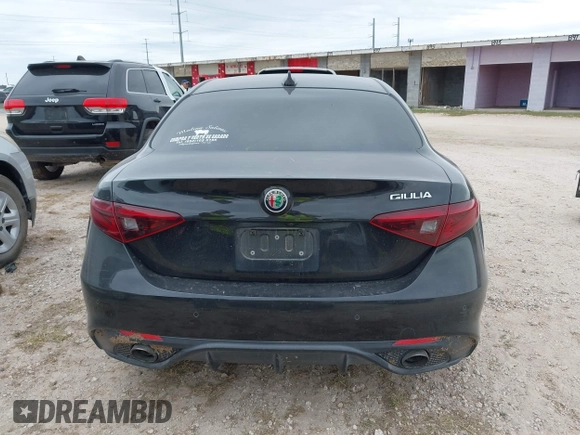 2017 Alfa Romeo Giulia Ti z VIN ZARFAECNXH7556854, wystawiony jako IAAI lot #41973525 z przebiegiem 129 413 mil mil oraz . Historia ofert i sprzedaży dostępna na DreamBid. Obrazek 16.