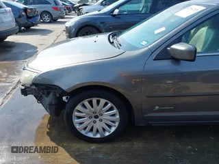 2010 Ford Fusion Hybrid with VIN 3FADP0L32AR342981, listed as a IAAI auction lot 42062235 with 287,126 mi miles. Bid and sale history available at carsss.com. Image 18.