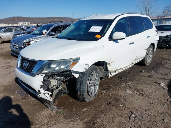 2016 Nissan Pathfinder Platinum with VIN 5N1AR2MM8GC614835, listed as a IAAI auction lot 41246654 with 186,892 mi miles. Bid and sale history available at carsss.com. Image 2.
