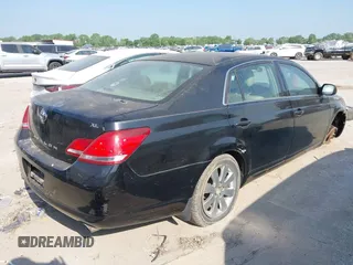 2005 Toyota Avalon XL with VIN 4T1BK36B75U060768, listed as a IAAI auction lot 42044197 with 276,151 mi miles and . Bid and sale history available at DreamBid. Image 4.