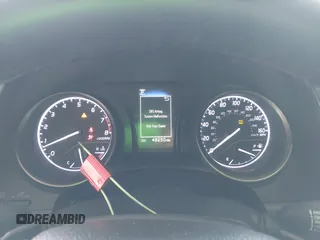 2022 Toyota Camry SE z VIN 4T1G11AK5NU019057, wystawiony jako IAAI lot #42009182 z przebiegiem 48 250 mil mil oraz . Historia ofert i sprzedaży dostępna na DreamBid. Obrazek 7.