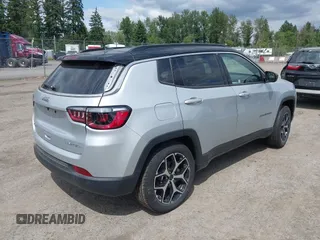 2025 Jeep Compass Limited with VIN 3C4NJDCNXST579277, listed as a IAAI auction lot 42544071 with 182 mi miles and . Bid and sale history available at DreamBid. Image 4.
