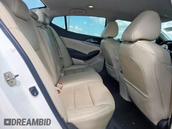 2016 Nissan Maxima Platinum with VIN 1N4AA6AP0GC429198, listed as a Copart auction lot 62066505 with 151,479 mi miles and Salvage title. Bid and sale history available at DreamBid. Image 10.