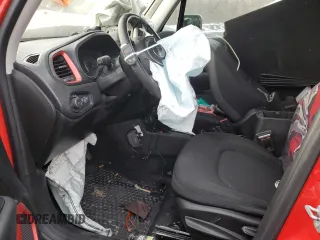 2022 Jeep Renegade Latitude with VIN ZACNJDB12NPN77353, listed as a Copart auction lot 45815615 with Not provided miles and Salvage title. Bid and sale history available at DreamBid. Image 7.