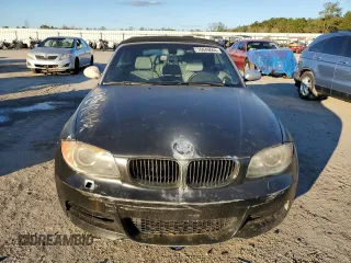 2008 BMW 1 Series 135i z VIN WBAUN93588VF55047, wystawiony jako Copart lot #76949664 z przebiegiem 77 028 mil mil oraz Szkody całkowita. Historia ofert i sprzedaży dostępna na DreamBid. Obrazek 5.