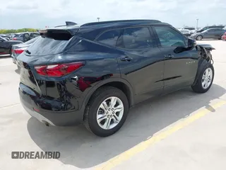 2020 Chevrolet Blazer LT z VIN 3GNKBBRA3LS688235, wystawiony jako IAAI lot #42050654 z przebiegiem 64 059 mil mil oraz . Historia ofert i sprzedaży dostępna na DreamBid. Obrazek 4.
