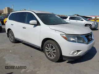 2014 Nissan Pathfinder S z VIN 5N1AR2MN7EC690794, wystawiony jako IAAI lot #42373987 z przebiegiem 147 592 mil mil oraz . Historia ofert i sprzedaży dostępna na DreamBid. Obrazek 1.