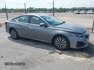 2023 Nissan Altima SV z VIN 1N4BL4DV9PN366815, wystawiony jako IAAI lot #42134938 z przebiegiem 75 540 mil mil oraz . Historia ofert i sprzedaży dostępna na DreamBid. Obrazek 13.