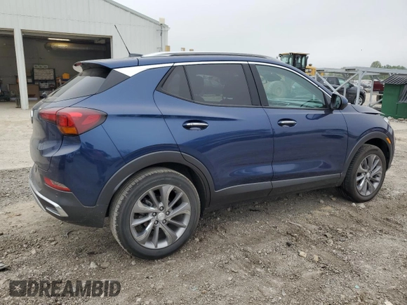 2022 Buick Encore GX Essence с VIN KL4MMFSL4NB046100, выставлен на аукционе Copart как лот 56189995 с пробегом 16 319 миль миль и Списание • Salvage title. История ставок и продаж доступна на DreamBid. Изображение 3.