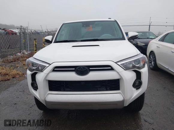 2024 Toyota 4Runner TRD Off Road z VIN JTERU5JR5R6267713, wystawiony jako IAAI lot #41096138 z przebiegiem 2 925 mil mil oraz . Historia ofert i sprzedaży dostępna na DreamBid. Obrazek 12.