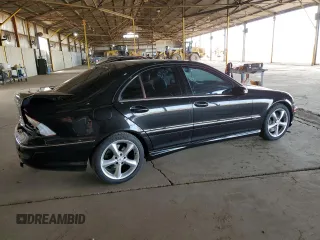 2005 Mercedes-Benz C 230 Kompressor z VIN WDBRF40J55F594402, wystawiony jako Copart lot #53722415 z przebiegiem 132 004 mil mil oraz Szkoda całkowita • Salvage title. Historia ofert i sprzedaży dostępna na DreamBid. Obrazek 3.