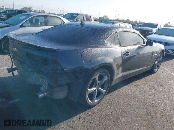 2014 Chevrolet Camaro LT z VIN 2G1FB1E35E9126793, wystawiony jako IAAI lot #41959896 z przebiegiem Nie podano mil oraz . Historia ofert i sprzedaży dostępna na DreamBid. Obrazek 4.