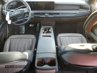 2024 Kia EV9 GT-Line z VIN KNDAEFS55R6022569, wystawiony jako Copart lot #76296564 z przebiegiem 8294 mil mil oraz Szkody całkowita. Historia ofert i sprzedaży dostępna na DreamBid. Obrazek 8.