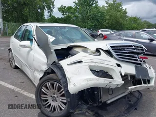 2008 Mercedes-Benz E 350 Luxury z VIN WDBUF87X58B212148, wystawiony jako IAAI lot #42665368 z przebiegiem 143 243 mil mil oraz . Historia ofert i sprzedaży dostępna na DreamBid. Obrazek 1.