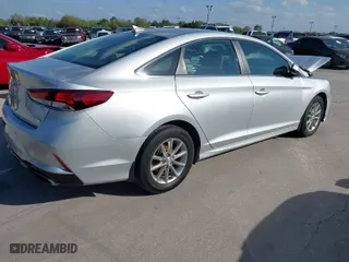 2018 Hyundai Sonata SE with VIN 5NPE24AF1JH709258, listed as a IAAI auction lot 41758999 with 60,544 mi miles. Bid and sale history available at carsss.com. Image 4.