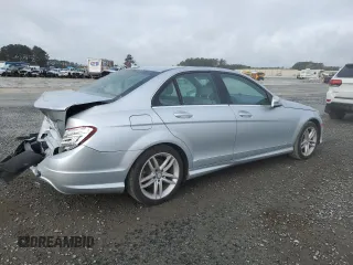 2013 Mercedes-Benz C 250 Sport z VIN WDDGF4HB4DA871287, wystawiony jako Copart lot #50508315 z przebiegiem 81 272 mil mil oraz Szkoda całkowita • Salvage title. Historia ofert i sprzedaży dostępna na DreamBid. Obrazek 3.